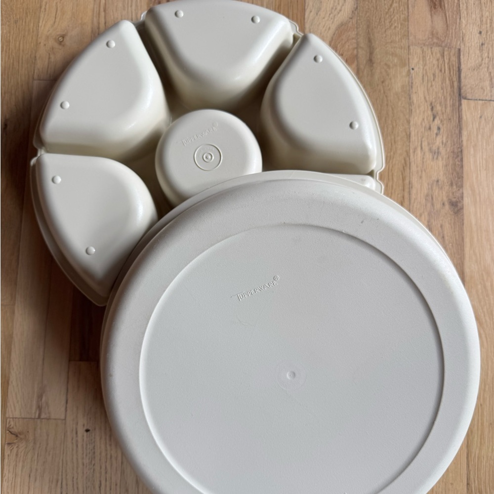 Tupperware Vintage Appetizer Dip Tray in Ivory Cream Kitchen Organizer Serve Set